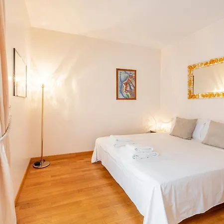 Royal - Centro Duomo Apartment