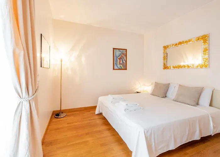 Royal - Centro Duomo Apartment