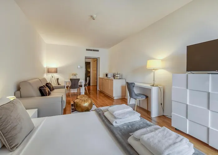 Royal - Centro Duomo Milan