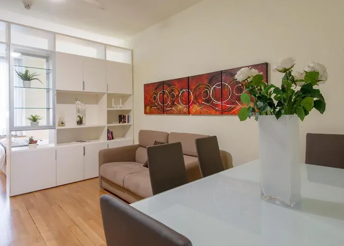 Apartment Royal - Centro Duomo Milan