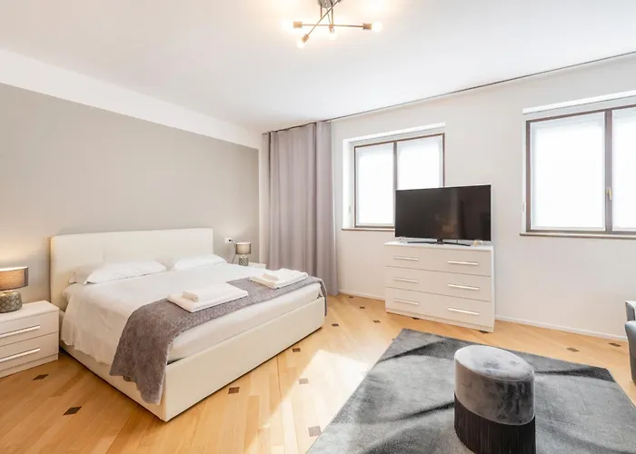 Royal - Centro Duomo Apartment